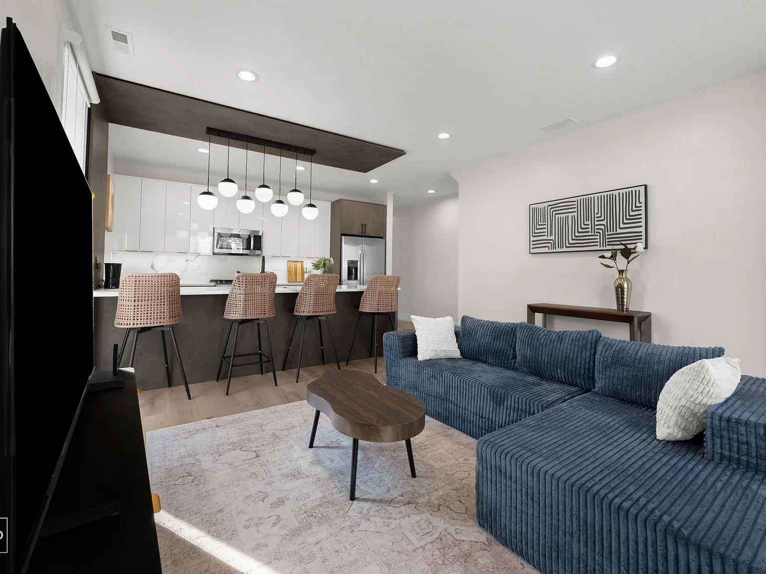 3 bed, 1700 sqft, $2,700 — Photo 1