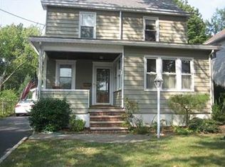 17 Bissett Pl, Metuchen, NJ 08840