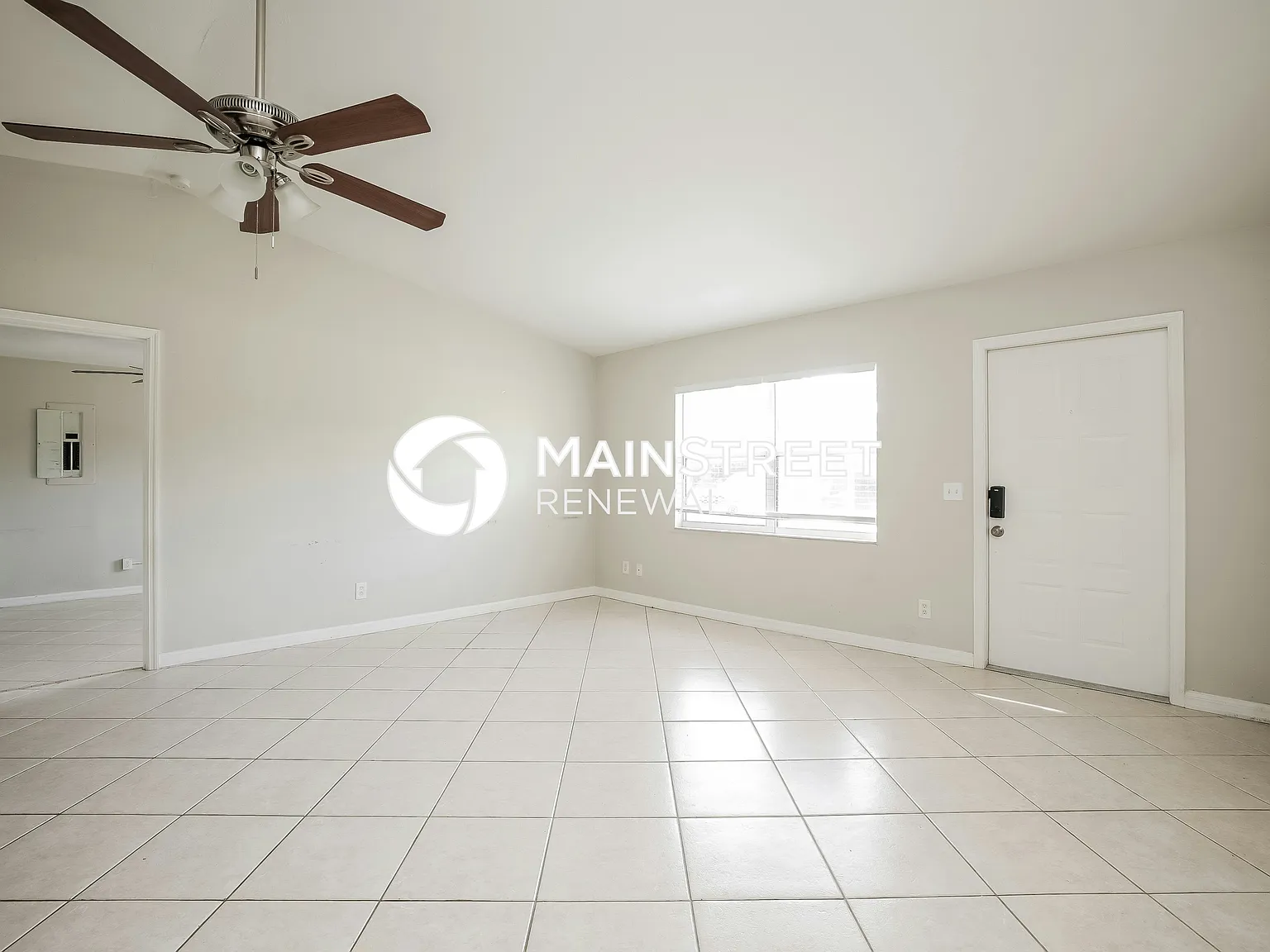 1204 E 6th ST — Photo 3