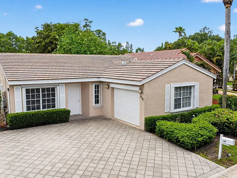 208 Caribe Ct — Photo 37