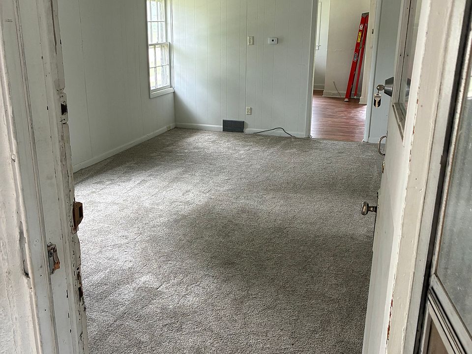 1st image of 1001 W 6th St