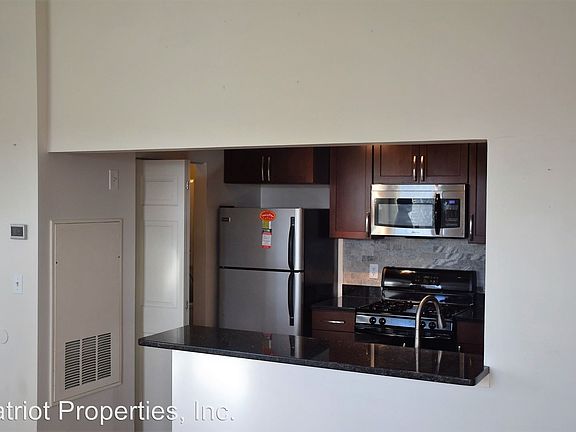 3rd image of 20273 Beechwood Ter