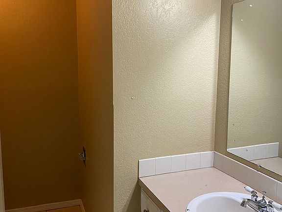 4th image of 206 N 35th St #B