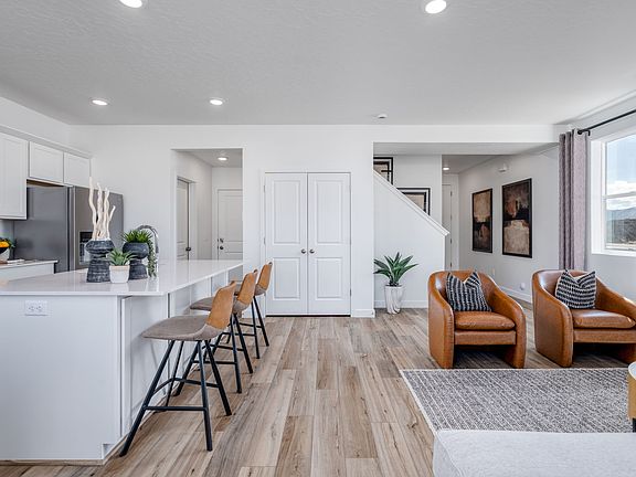 4th image of 1568 N Summer Springs Cv