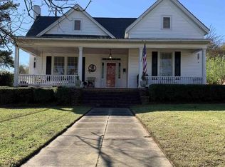 305 N Oliver St, Elberton, GA 30635