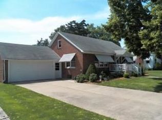 548 Hawkinson Ave, Galesburg, IL 61401