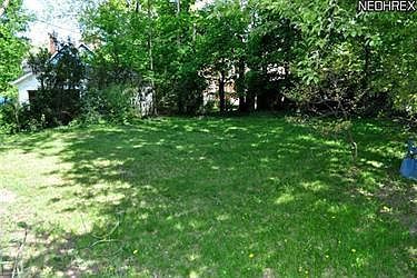 4th image of 3271 Beechwood Ave
