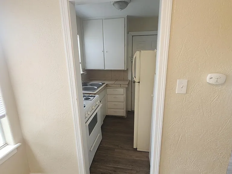 1002 N Lake St #A — Photo 12