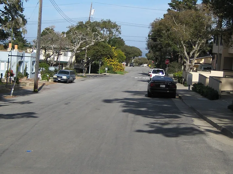 873 Lyndon St — Photo 5