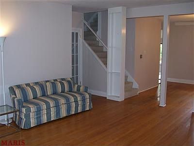 3rd image of 7450 Stanford Ave