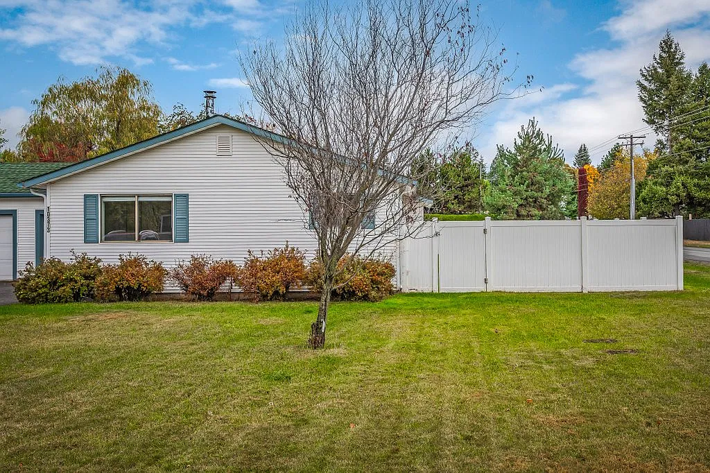 3 bed, 1140 sqft, $1,695 — Photo 2