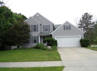 2203 Aaronsway Dr NE, Belmont, MI 49306