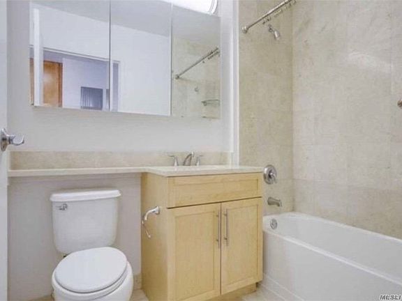 5th image of 4028 College Point Blvd APT 1712