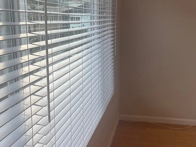 2542 N Beachwood Dr #6 — Photo 23