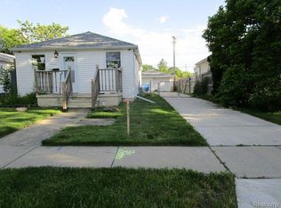 8672 Paige Ave, Warren, MI