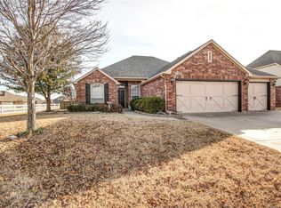 7329 E Knoxville St, Broken Arrow, OK 74014
