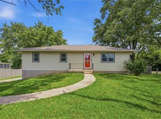6706 E 162nd St, Belton, MO 64012