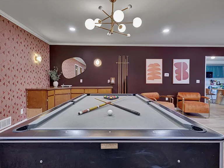 457 E Hurst Dr — Photo 24