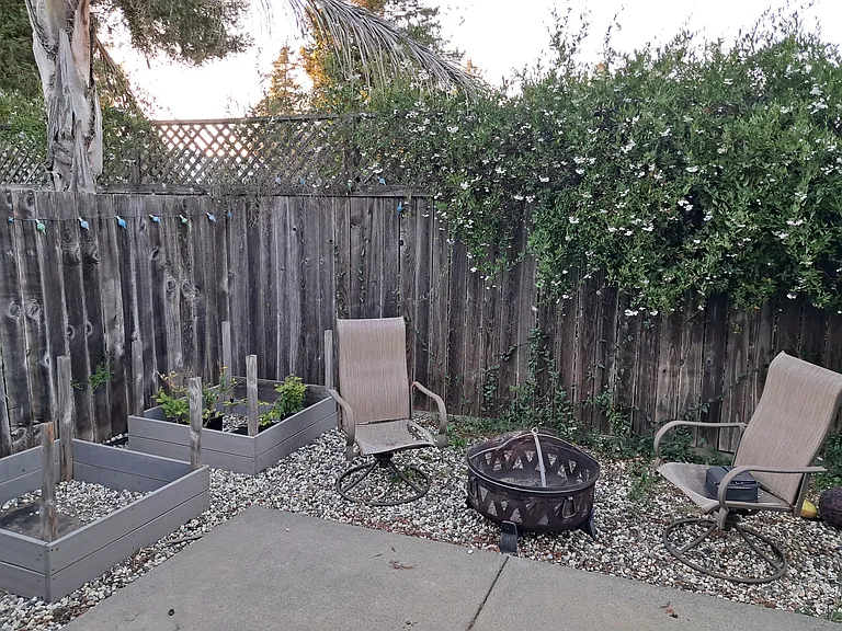 Boron Ave — Photo 10