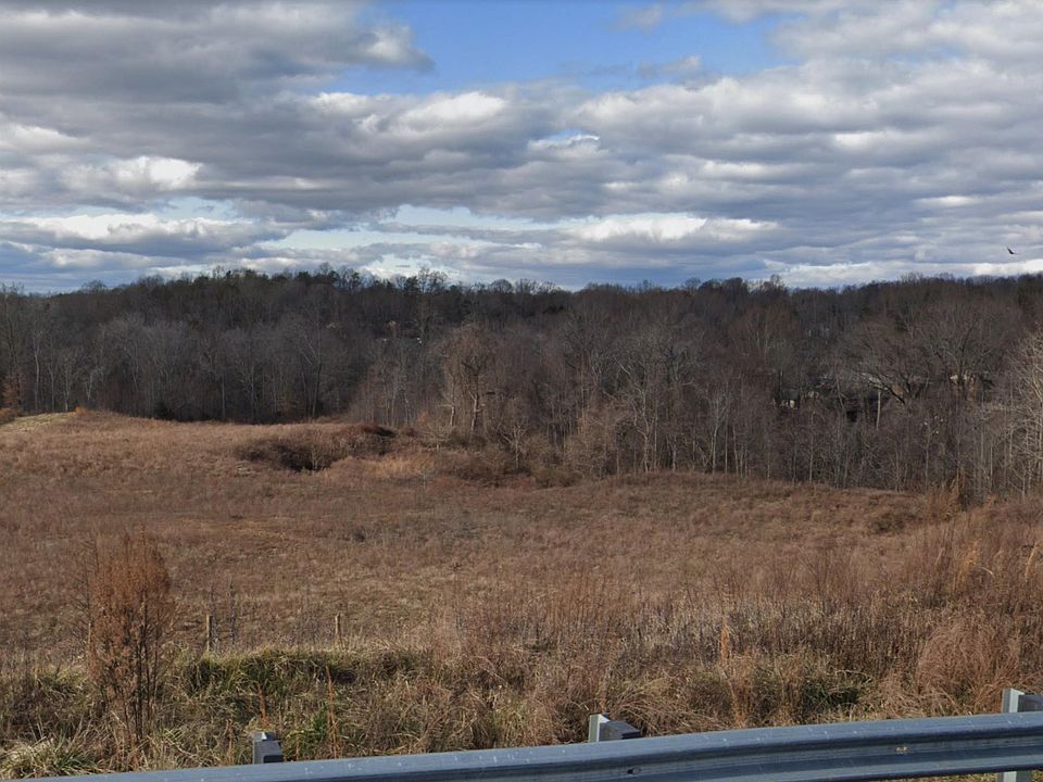 2nd image of 225 Gerry Dr