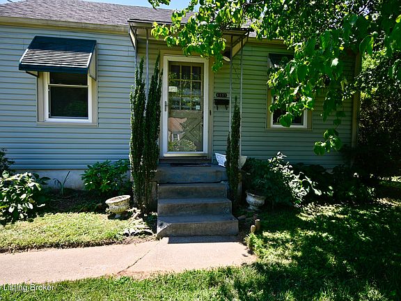 3rd image of 1222 W Woodlawn Ave