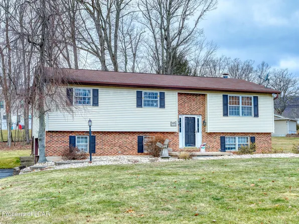38 Deer Run Rd, Drums, PA 18222