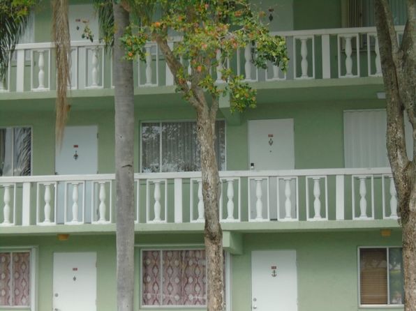 3500 Springdale Boulevard #304, Palm Springs, FL 33461