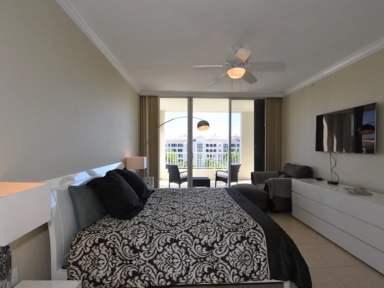 707 Crandon Blvd #Penthouse 8 — Photo 37