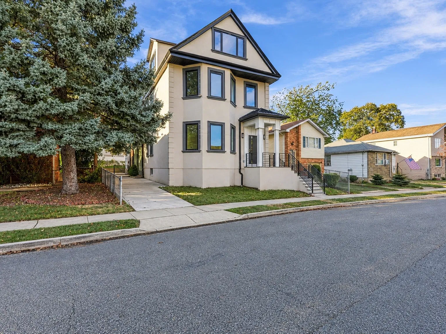 8 bed, 5.0 bath, $6,500 — Photo 2