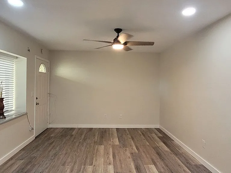 1460 Sheafe Ave NE #105 — Photo 2