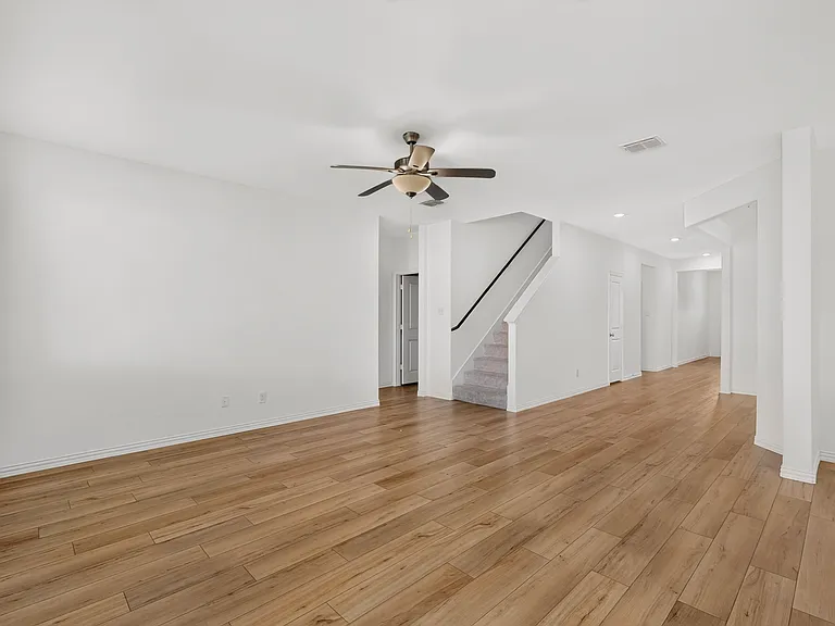 1129 Flameleaf Dr — Photo 25