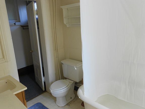 3rd image of 518 7th Ave S APT 3