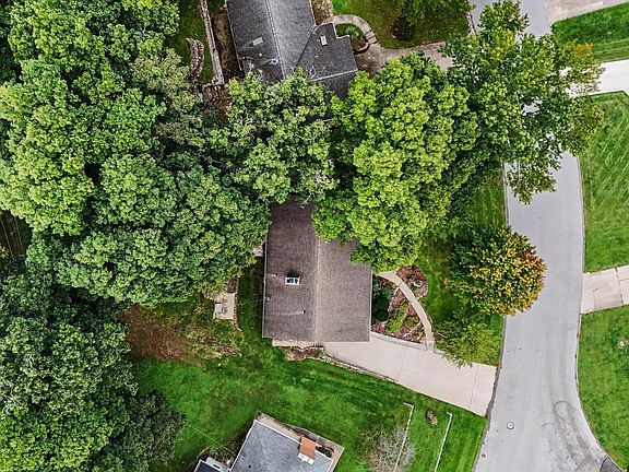 5th image of 385 Kemper Ave