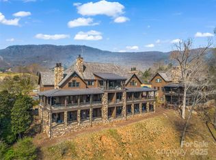 305 Clubhouse Ln #B301, Mill Spring, NC 28756