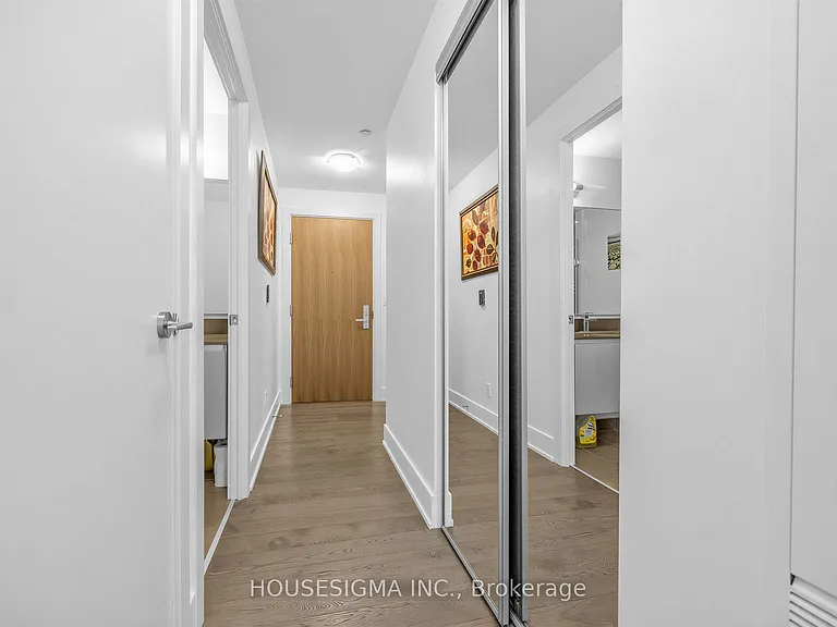 200 Bloor St W #2109 — Photo 21