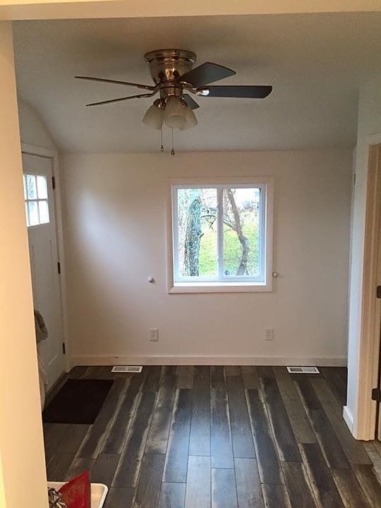 1st image of 604 S Bosse Ave