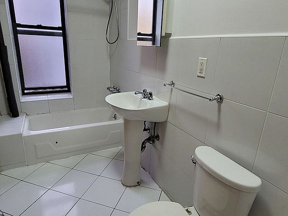 4th image of 2252 1st Ave #6