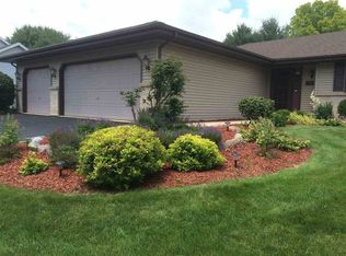 6668 Grassridge Rd, Rockford, IL 61108