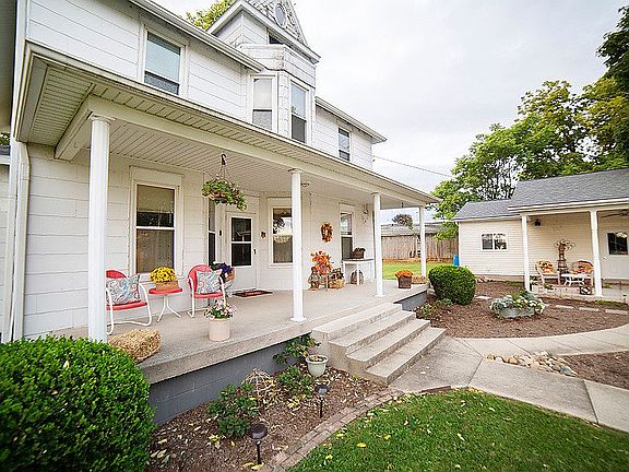4th image of 204 S Weinland St