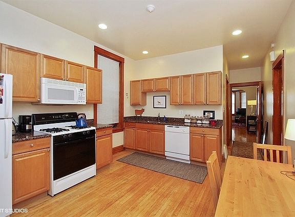 5th image of 4439 N Rockwell St #2