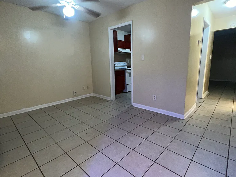 6414 Holcomb Way — Photo 2