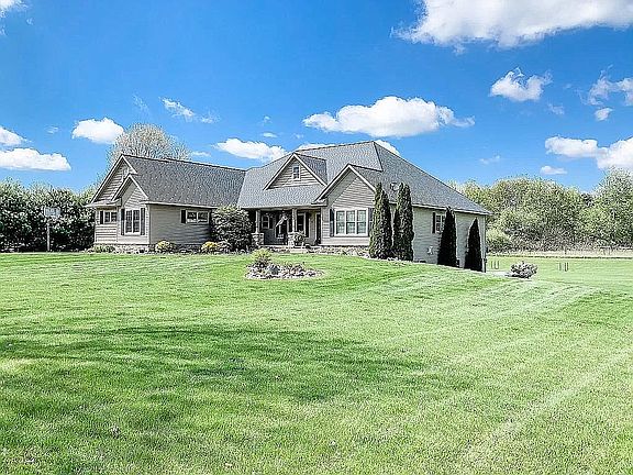 2nd image of 5223 Stone Oak Ln