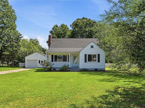 2nd image of 4009 Maple Dr