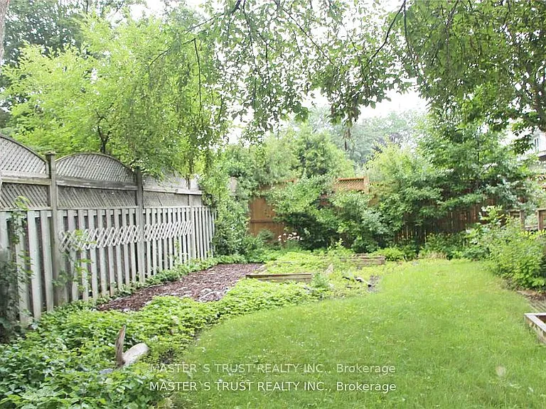 2253 Constance Dr — Photo 7