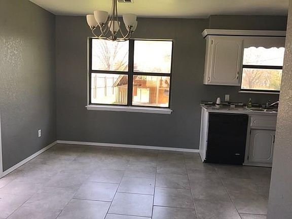 3rd image of 529 Eastgate Ave