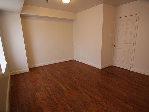 2nd image of 733 N 16th St APT 1