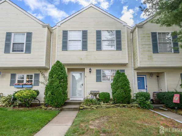 725 Darlington Dr, Old Bridge, NJ 08857