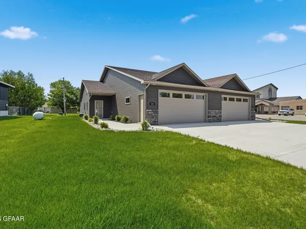 310 N Doheny St, Northwood, ND 58267