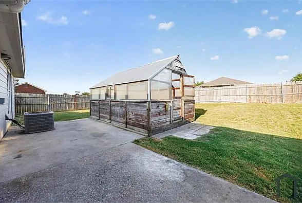 1432 Oak Hollow Ln — Photo 26