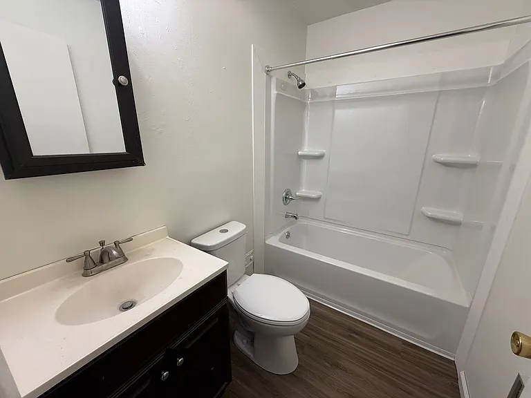 2824 E Memorial Dr — Photo 24